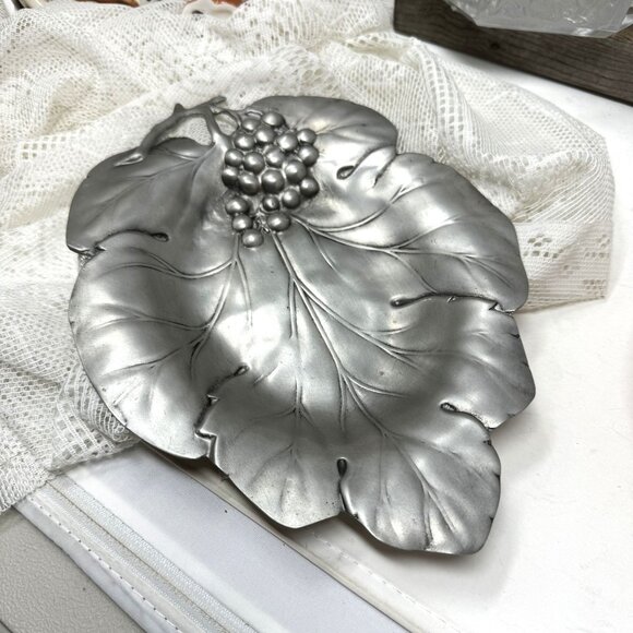 Vintage Solid Tin Pewter Grape Vine leaf Plate Tray - Picture 1 of 6
